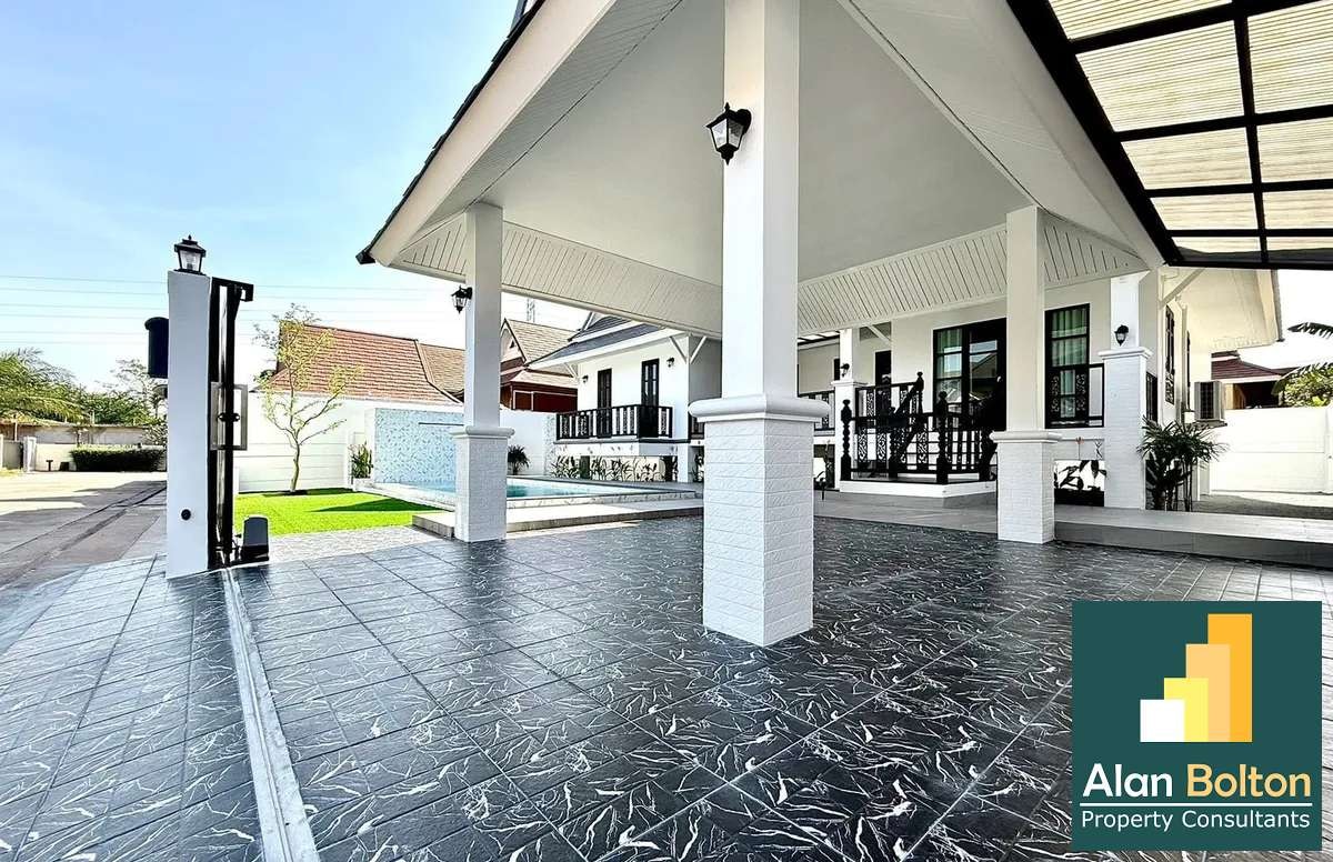 Pool villa 3 Bedrooms 3 Bathrooms in East Pattaya photo 9