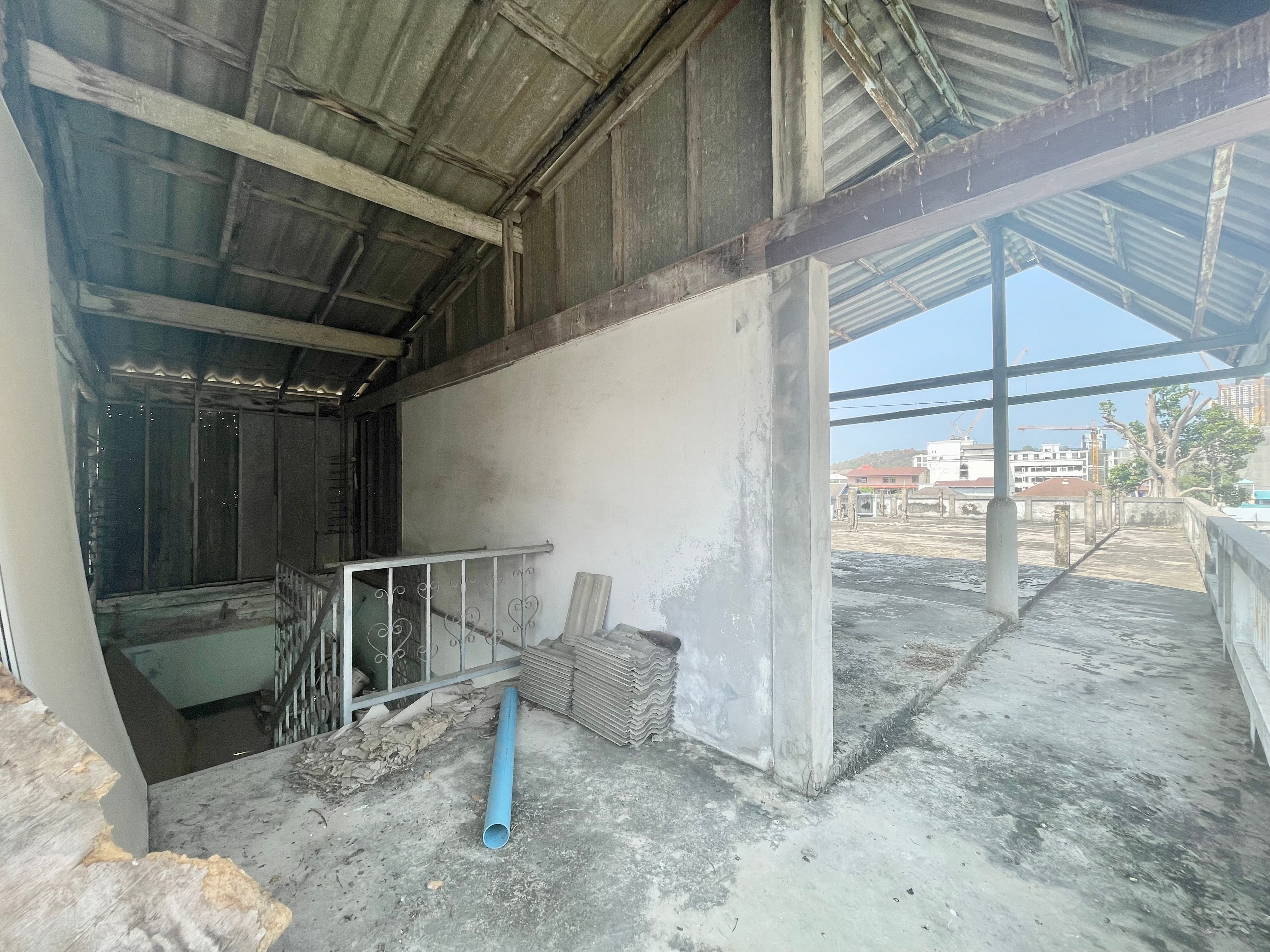 Apartment Building for Sale With 20 Studios Offering Huge Potential to Renovate or Build New photo 19