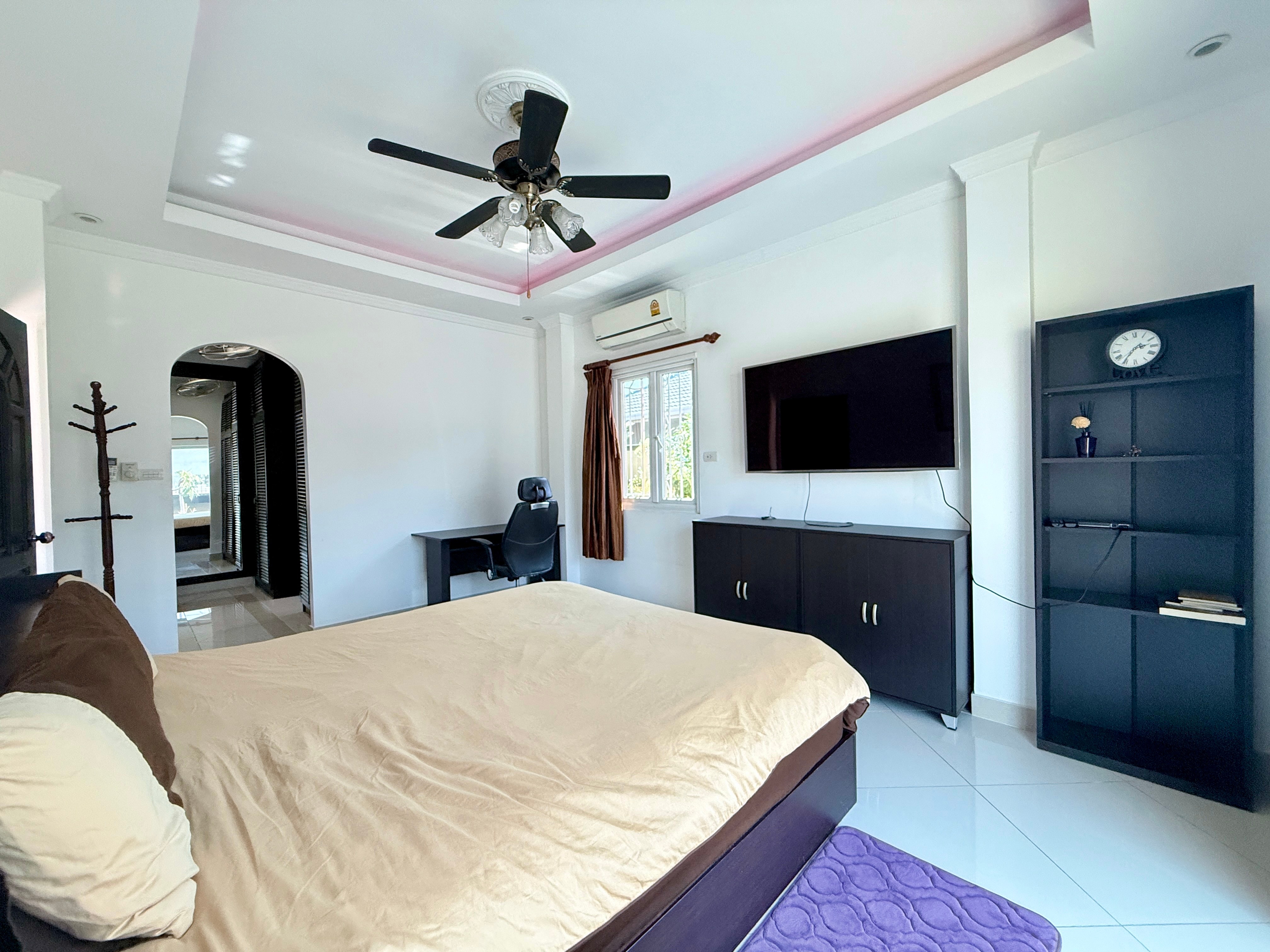 2 Bedroom 2 Bathroom in Pratumnak for Rent photo 51