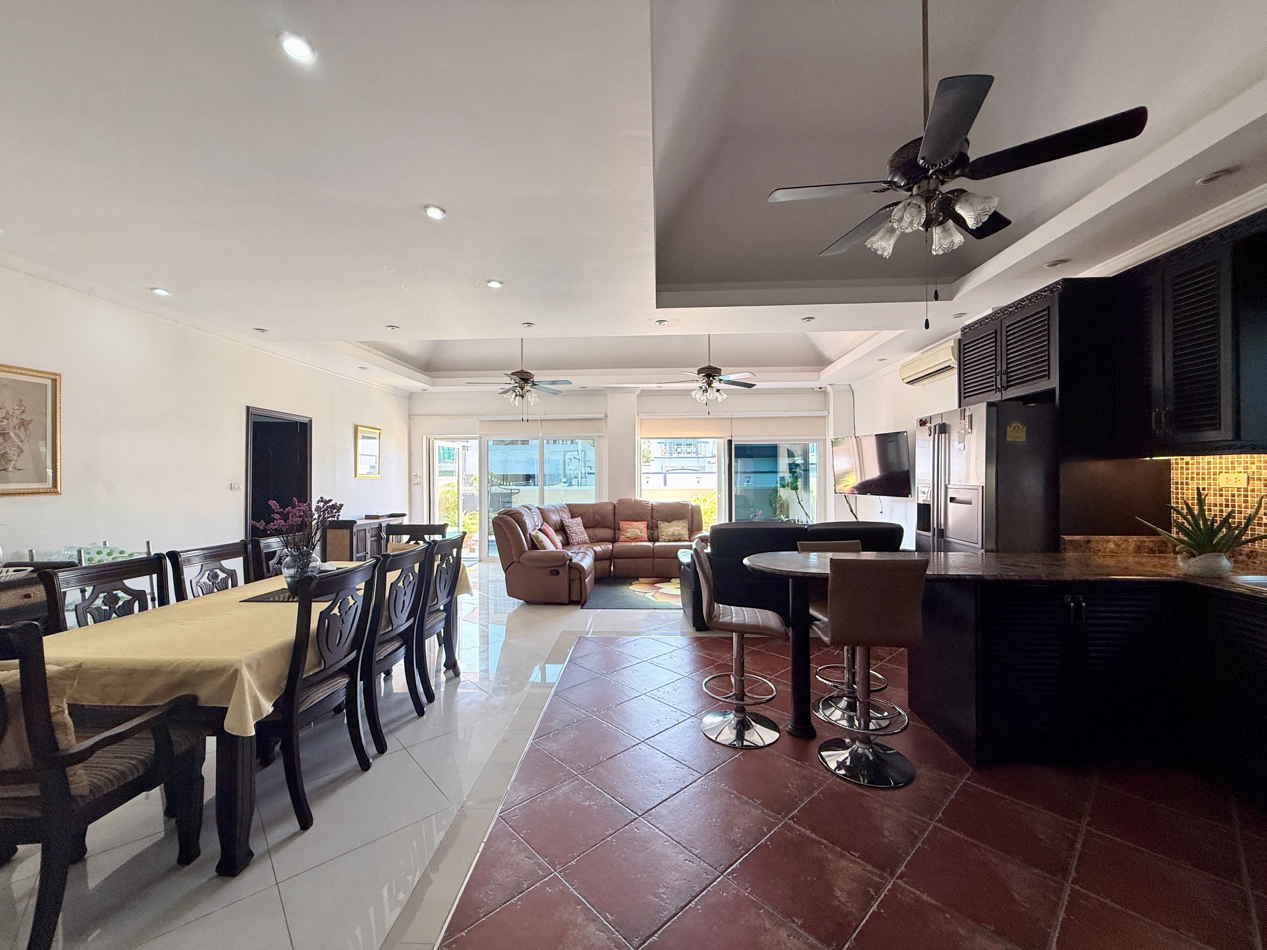 2 Bedroom 2 Bathroom in Pratumnak for Rent photo 47