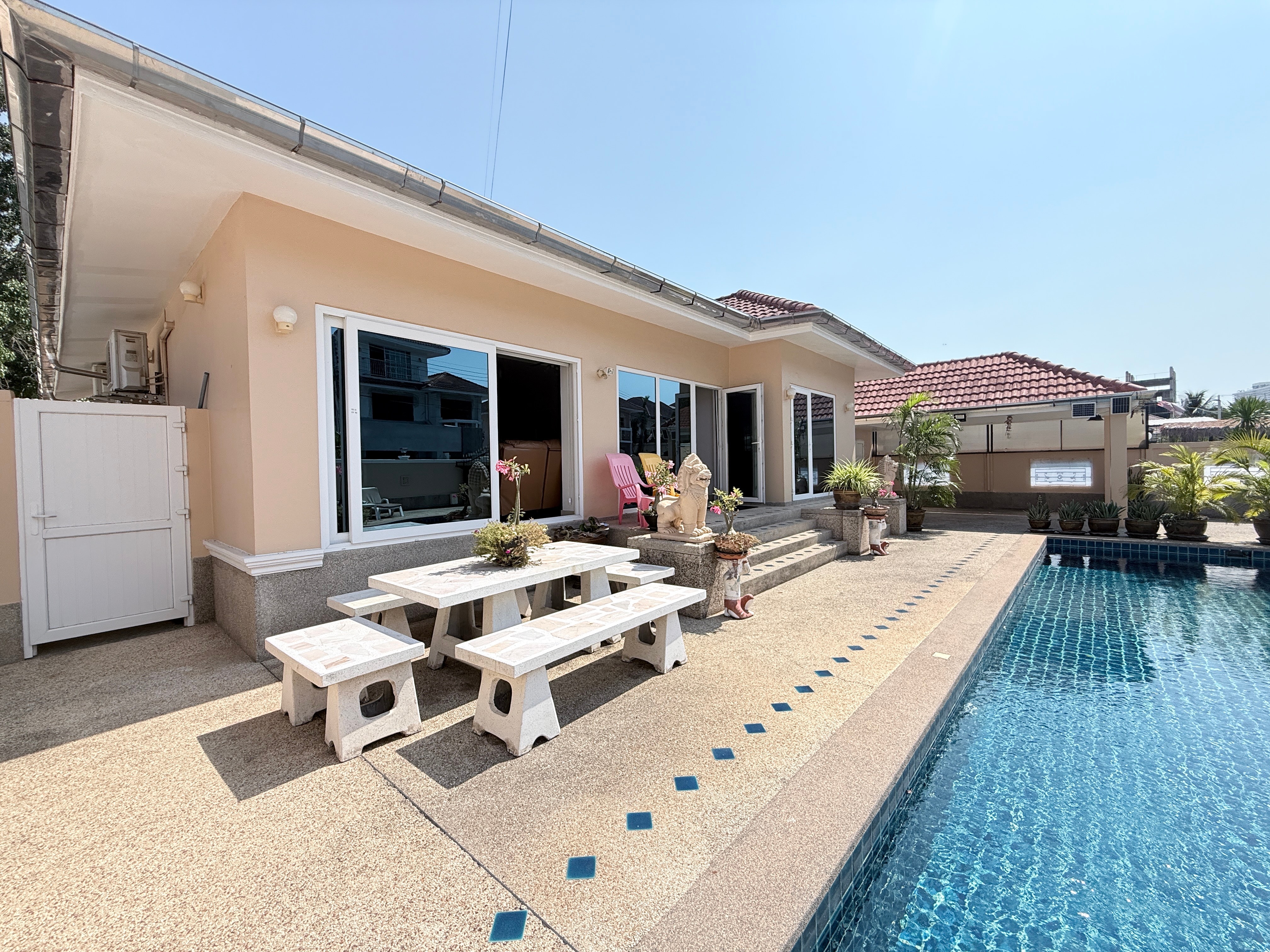 2 Bedroom 2 Bathroom in Pratumnak for Rent photo 52