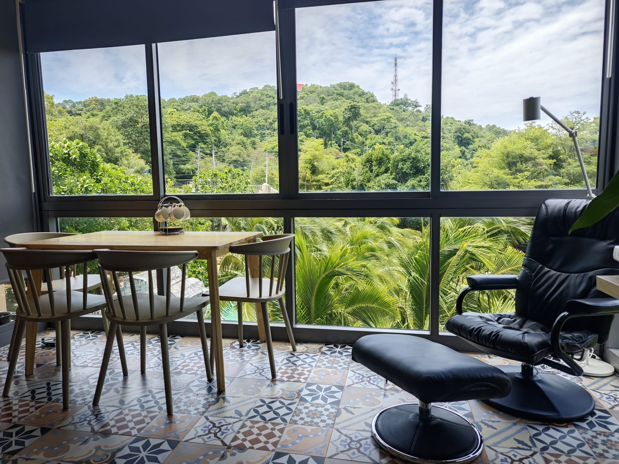 Two Bedroom Condo For Sale in Prahtamnak area photo 17
