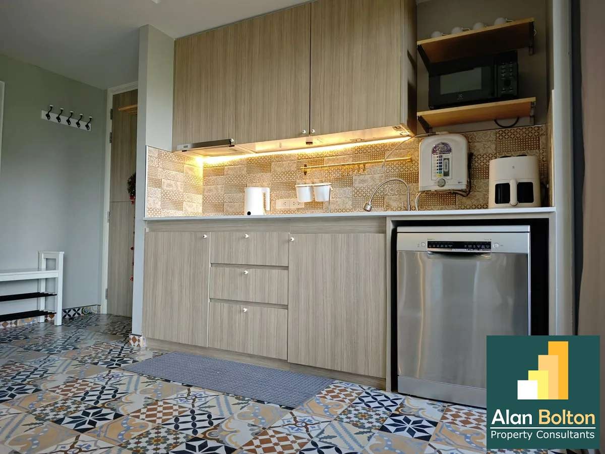 Two Bedroom Condo For Sale in Prahtamnak area photo 2