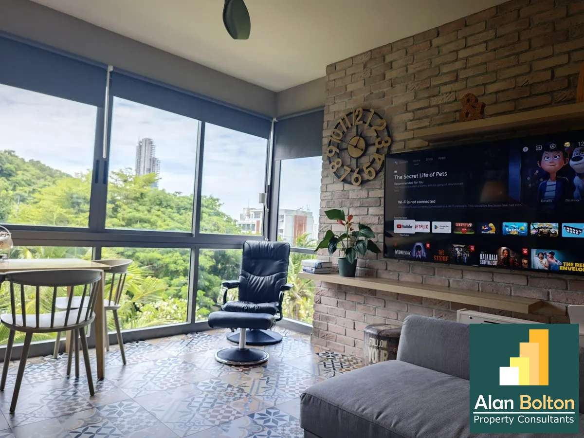 Two Bedroom Condo For Sale in Prahtamnak area