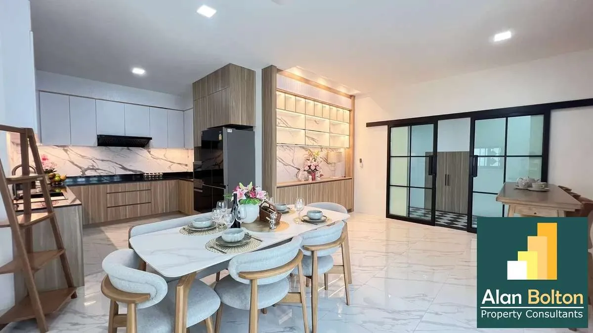 Pool villa 5 Bedrooms 6 Bathrooms in East Pattaya photo 11