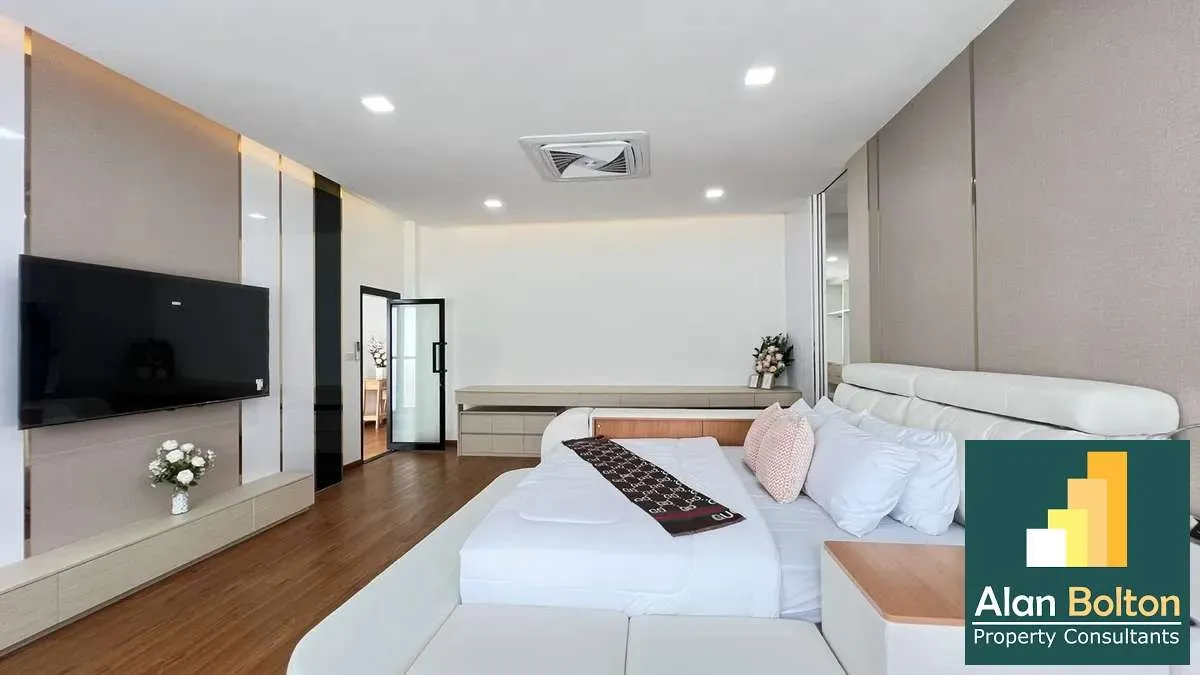 Pool villa 5 Bedrooms 6 Bathrooms in East Pattaya photo 13
