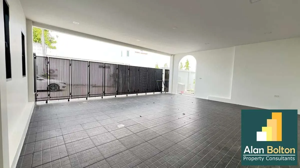 Pool villa 5 Bedrooms 6 Bathrooms in East Pattaya photo 3