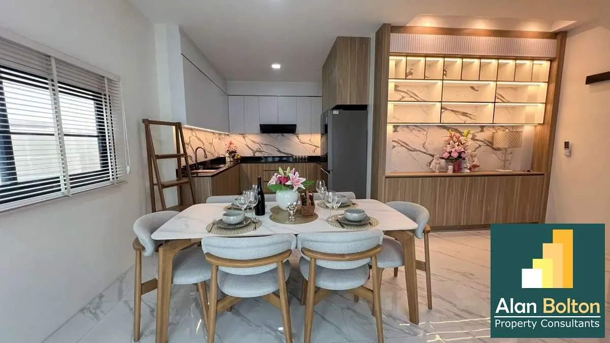 Pool villa 5 Bedrooms 6 Bathrooms in East Pattaya photo 9