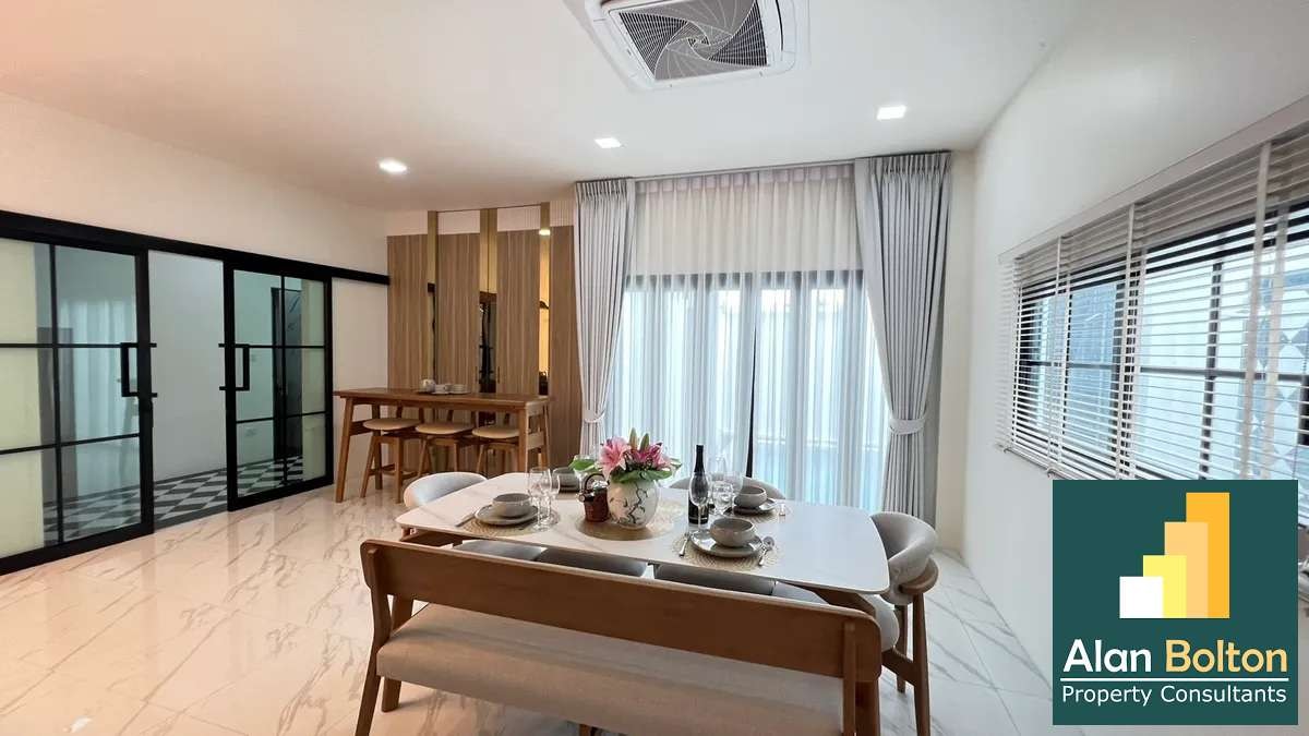 Pool villa 5 Bedrooms 6 Bathrooms in East Pattaya photo 10