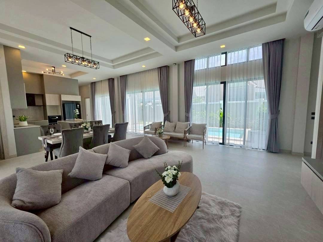 Pool villa 5 Bedrooms 6 Bathrooms in East Pattaya photo 35