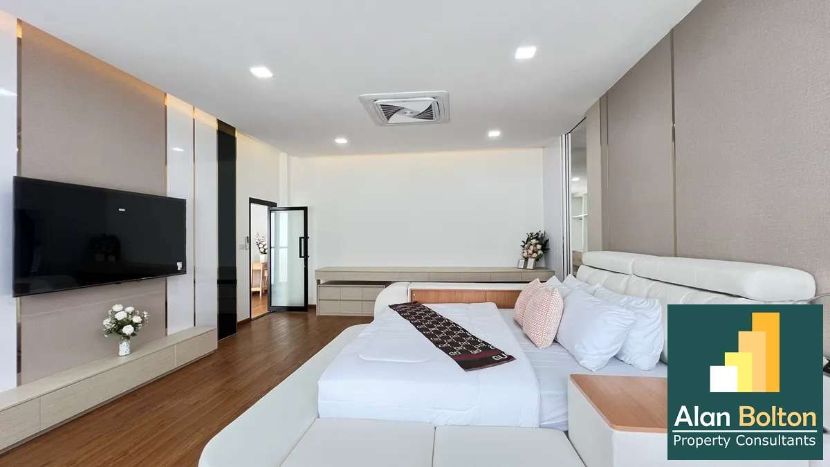 Pool villa 5 Bedrooms 6 Bathrooms in East Pattaya photo 13