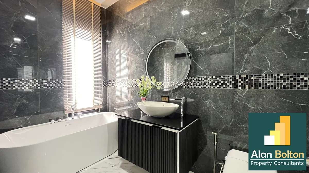 Pool villa 5 Bedrooms 6 Bathrooms in East Pattaya photo 17