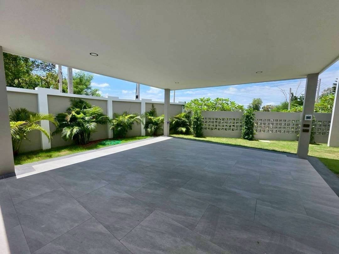 Pool villa 5 Bedrooms 6 Bathrooms in East Pattaya photo 24