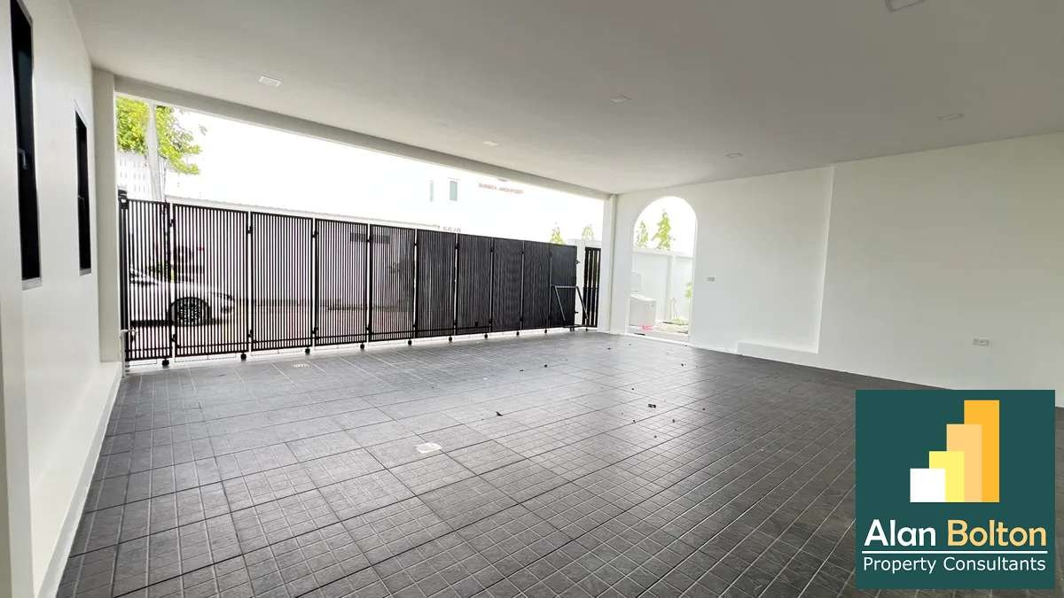 Pool villa 5 Bedrooms 6 Bathrooms in East Pattaya photo 3