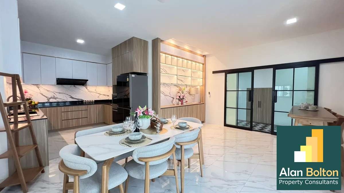 Pool villa 5 Bedrooms 6 Bathrooms in East Pattaya photo 11