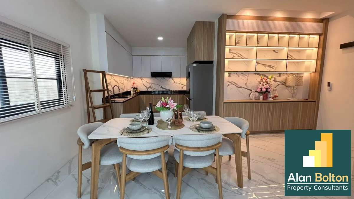 Pool villa 5 Bedrooms 6 Bathrooms in East Pattaya photo 9
