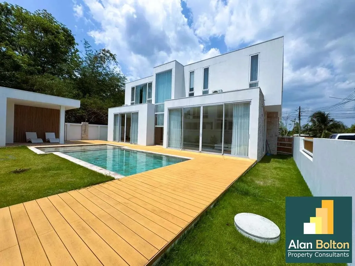 Brand New Modern Luxury 5 Bed 5 Bath Pool Villa Near MapPhrachan Lake photo 15