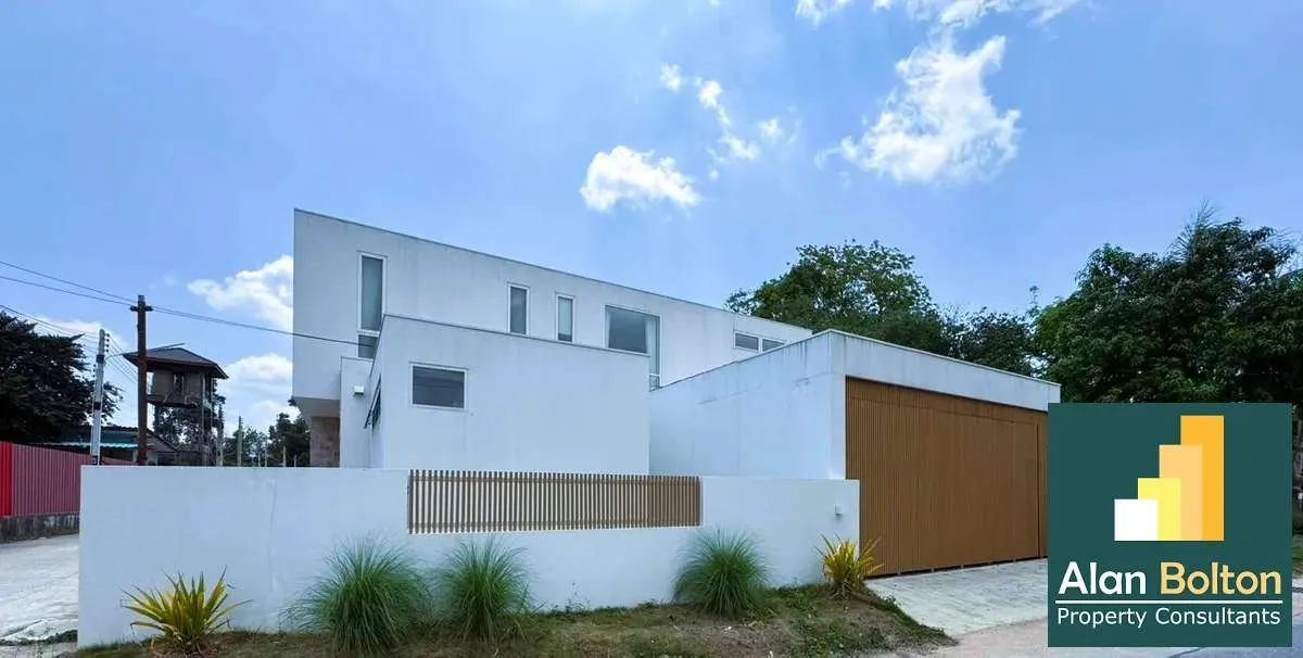 Brand New Modern Luxury 5 Bed 5 Bath Pool Villa Near MapPhrachan Lake photo 9