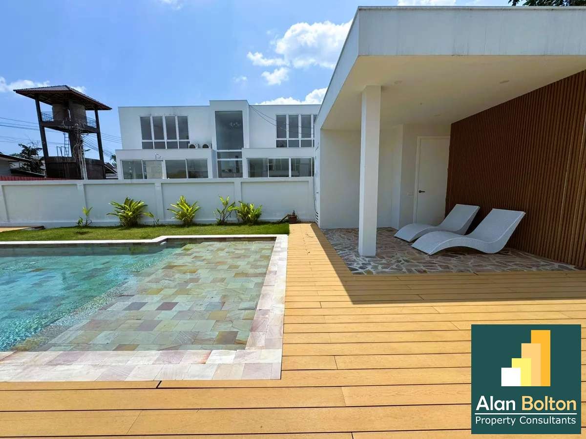 Brand New Modern Luxury 5 Bed 5 Bath Pool Villa Near MapPhrachan Lake photo 4
