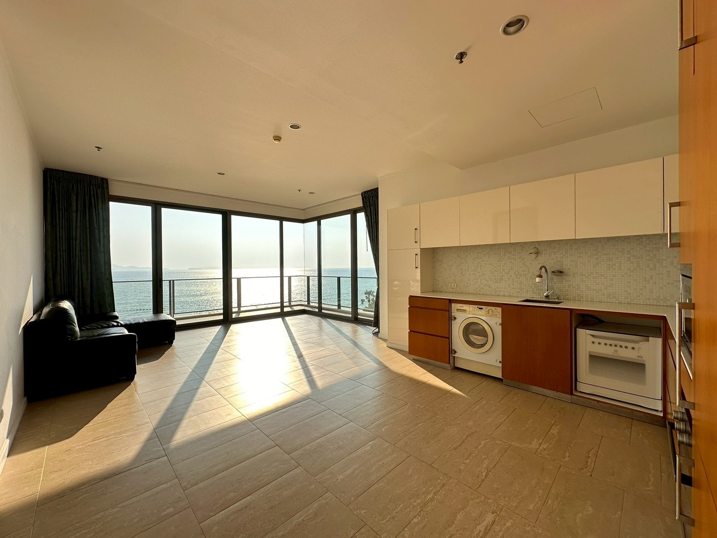 Beachfront 3 beds 2 baths in Northpoint for RENT photo 21