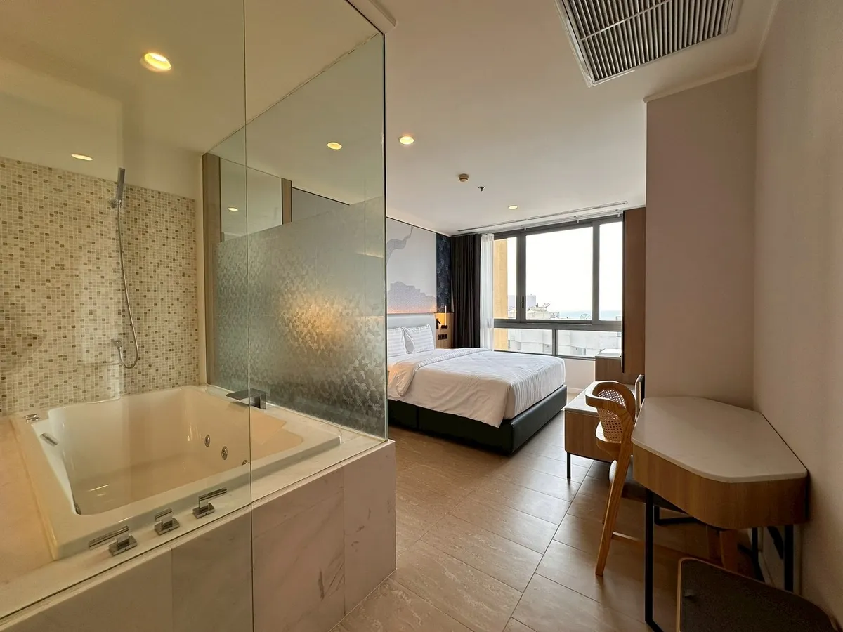 Beachfront Corner 3 beds 2 baths in Northpoint for RENT photo 52
