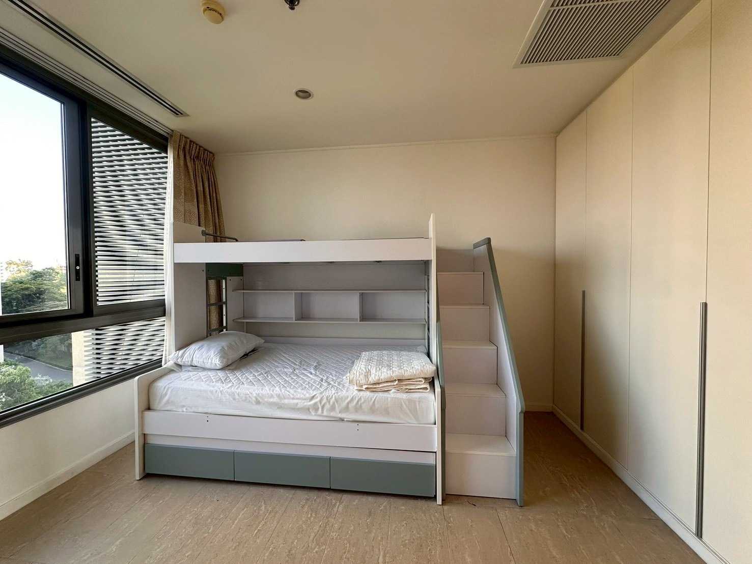 Beachfront Corner 3 beds 2 baths in Northpoint for RENT photo 28