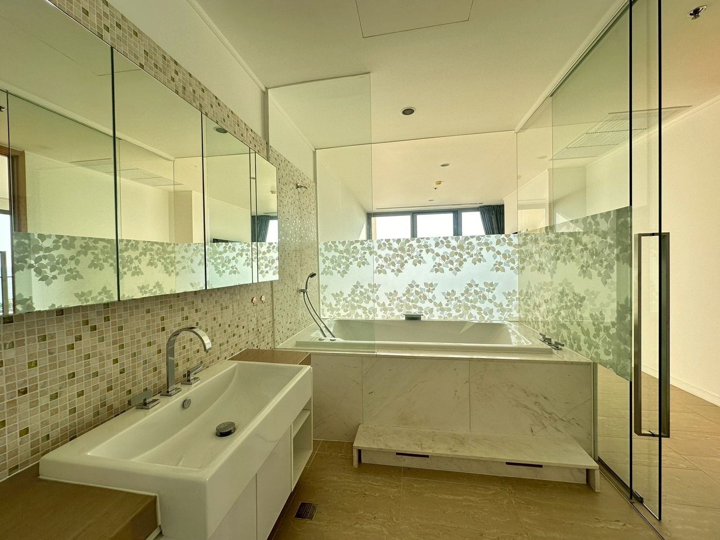 Beachfront Corner 3 beds 2 baths in Northpoint for RENT photo 36