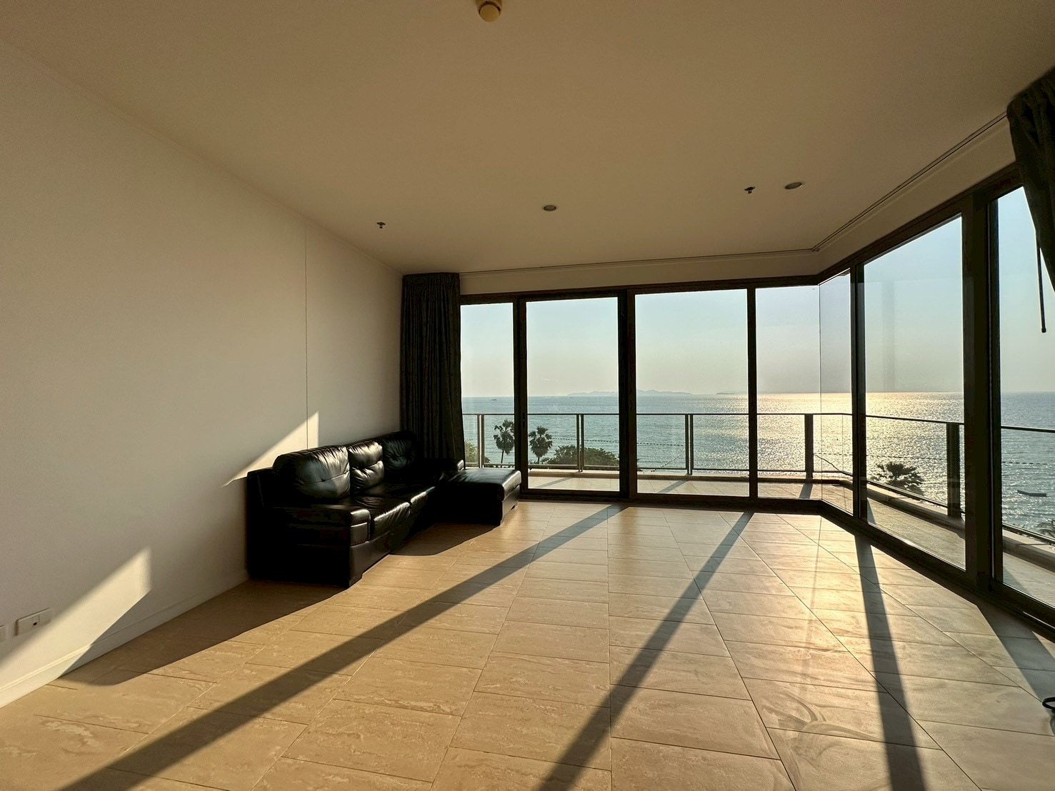 Beachfront Corner 3 beds 2 baths in Northpoint for RENT photo 34