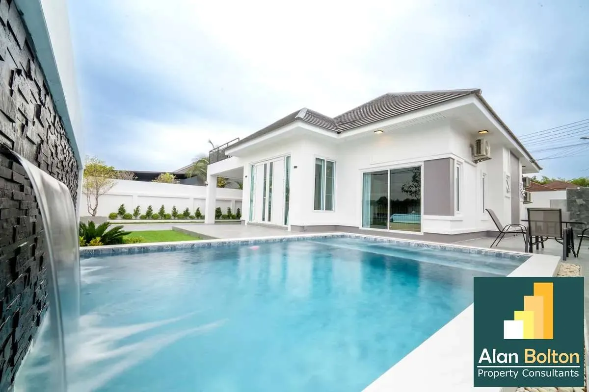 Brand New Pool Villa 3 beds 4 bath in East Pattaya for SALE