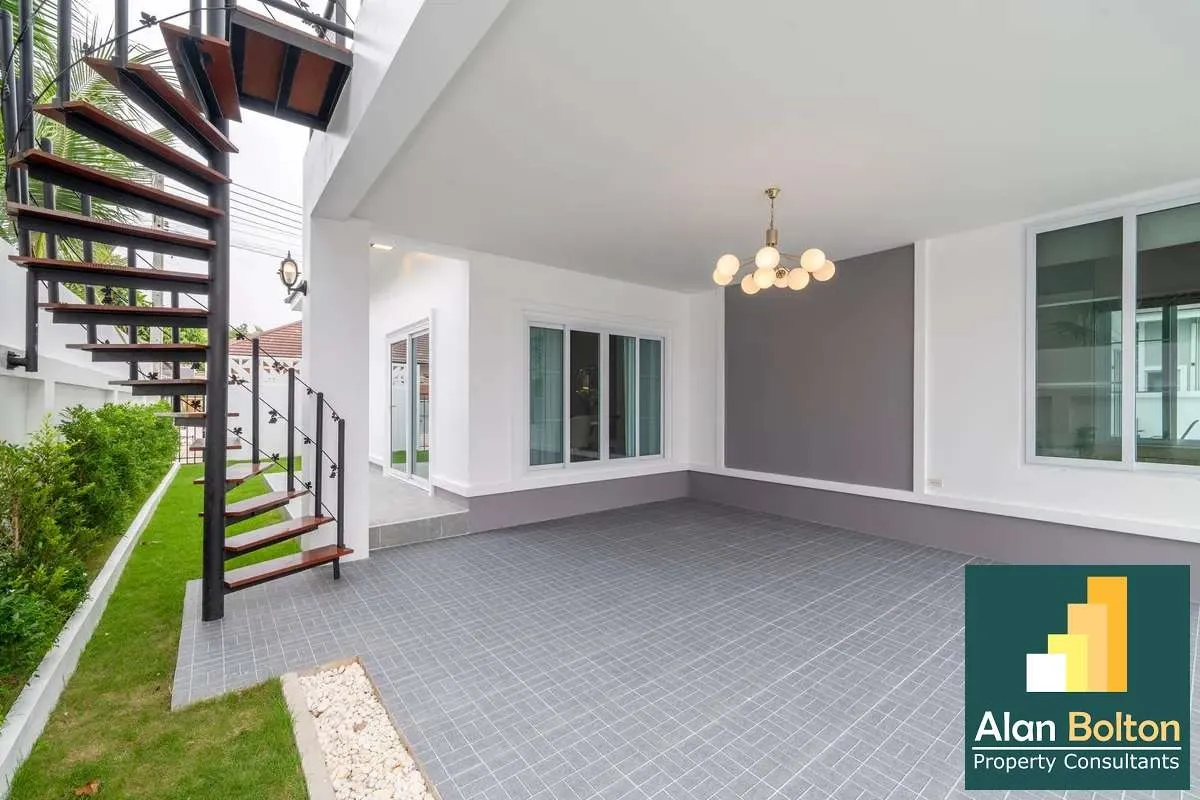 Brand New Pool Villa 3 beds 4 bath in East Pattaya for SALE photo 5