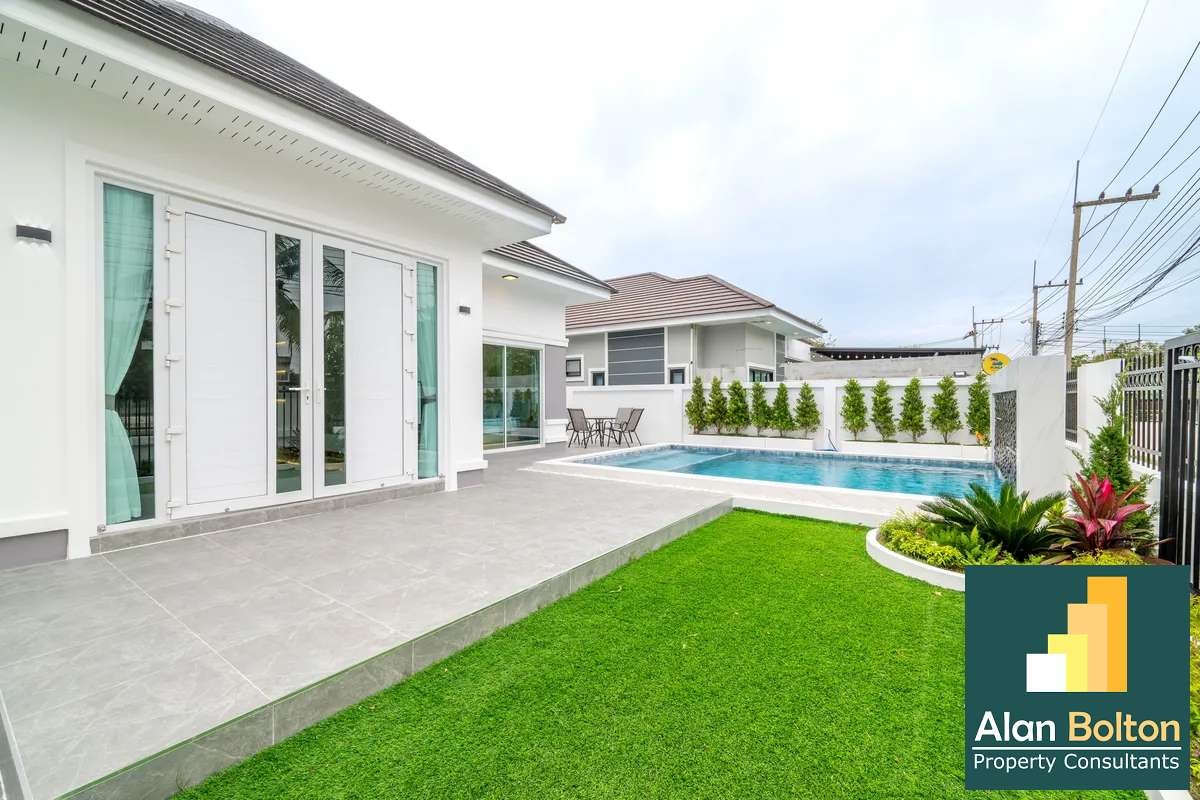 Brand New Pool Villa 3 beds 4 bath in East Pattaya for SALE photo 19