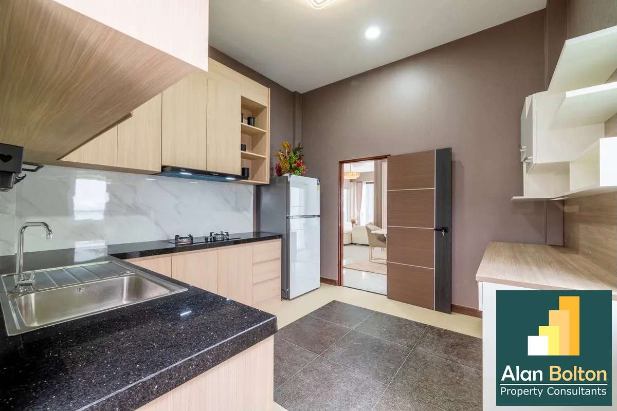 Brand New Pool Villa 3 beds 4 bath in East Pattaya for SALE photo 10