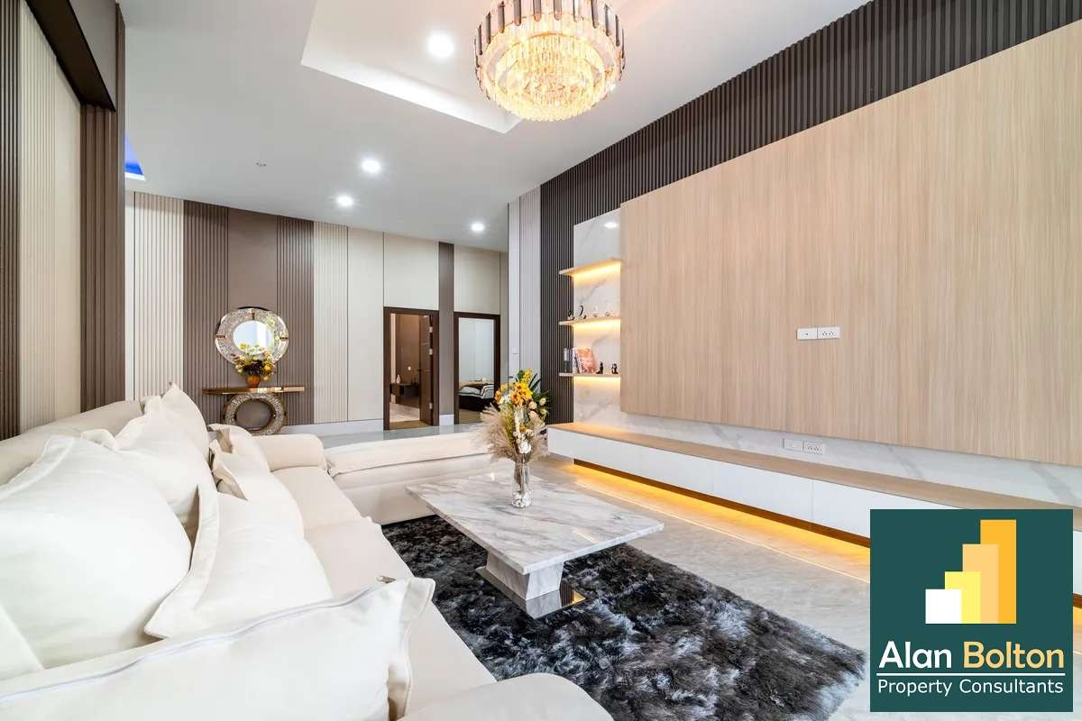 Brand New Pool Villa 3 beds 4 bath in East Pattaya for SALE photo 16