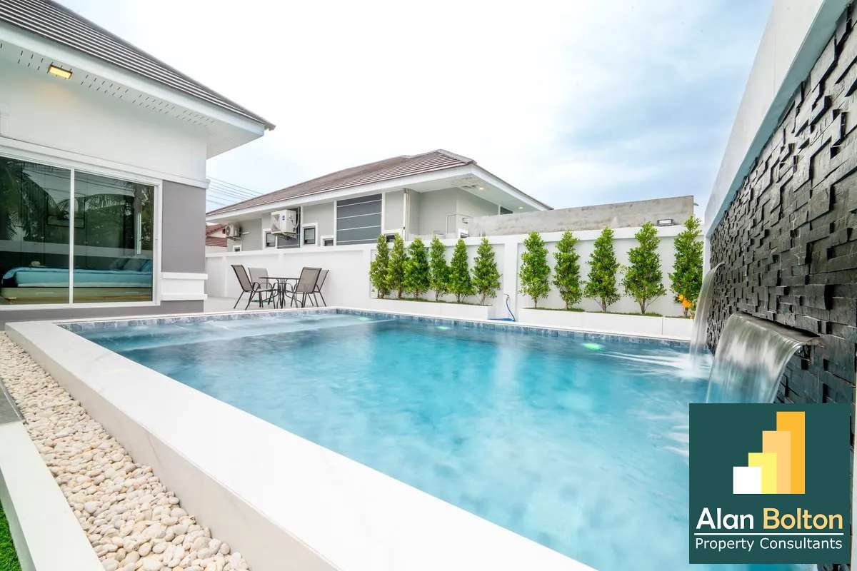 Brand New Pool Villa 3 beds 4 bath in East Pattaya for SALE photo 3
