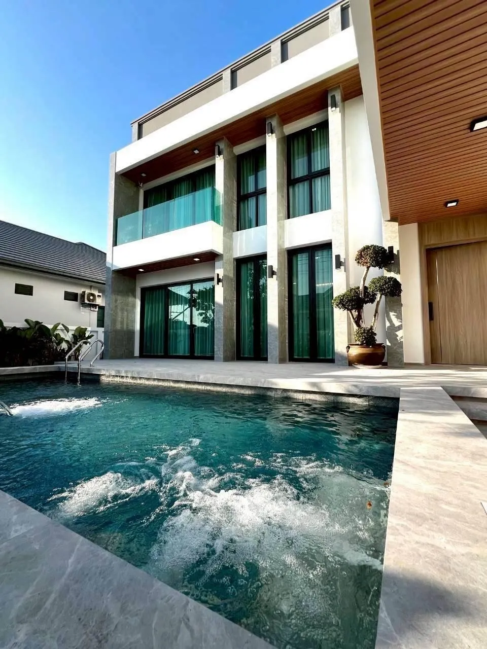 Brand New Modern Luxury 5 Bed 6 Bath Pool Villa In East Pattaya photo 48