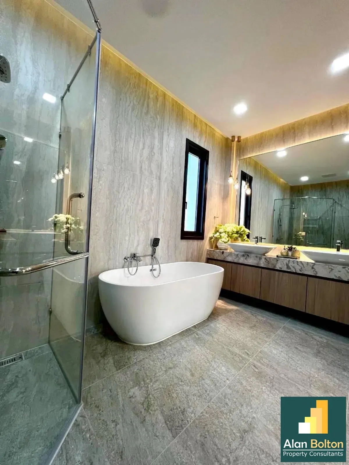 Brand New Modern Luxury 5 Bed 6 Bath Pool Villa In East Pattaya photo 8
