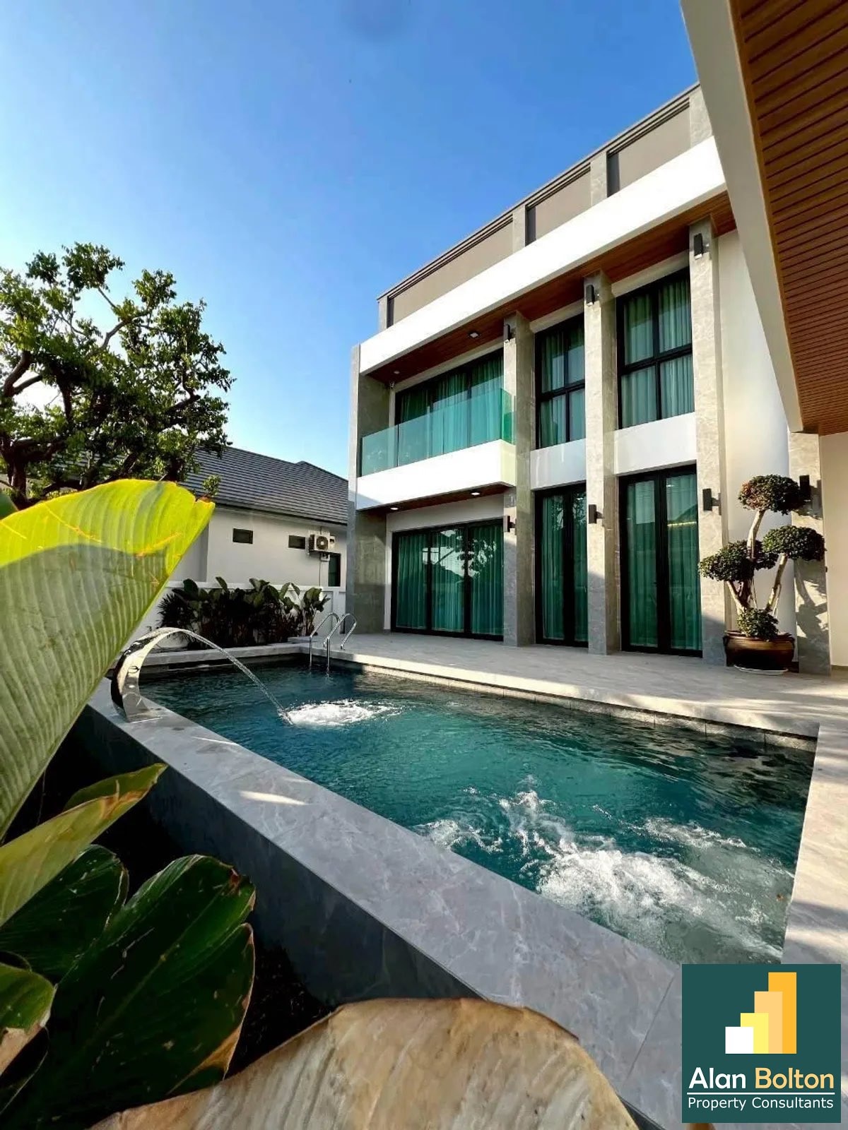 Brand New Modern Luxury 5 Bed 6 Bath Pool Villa In East Pattaya photo 10