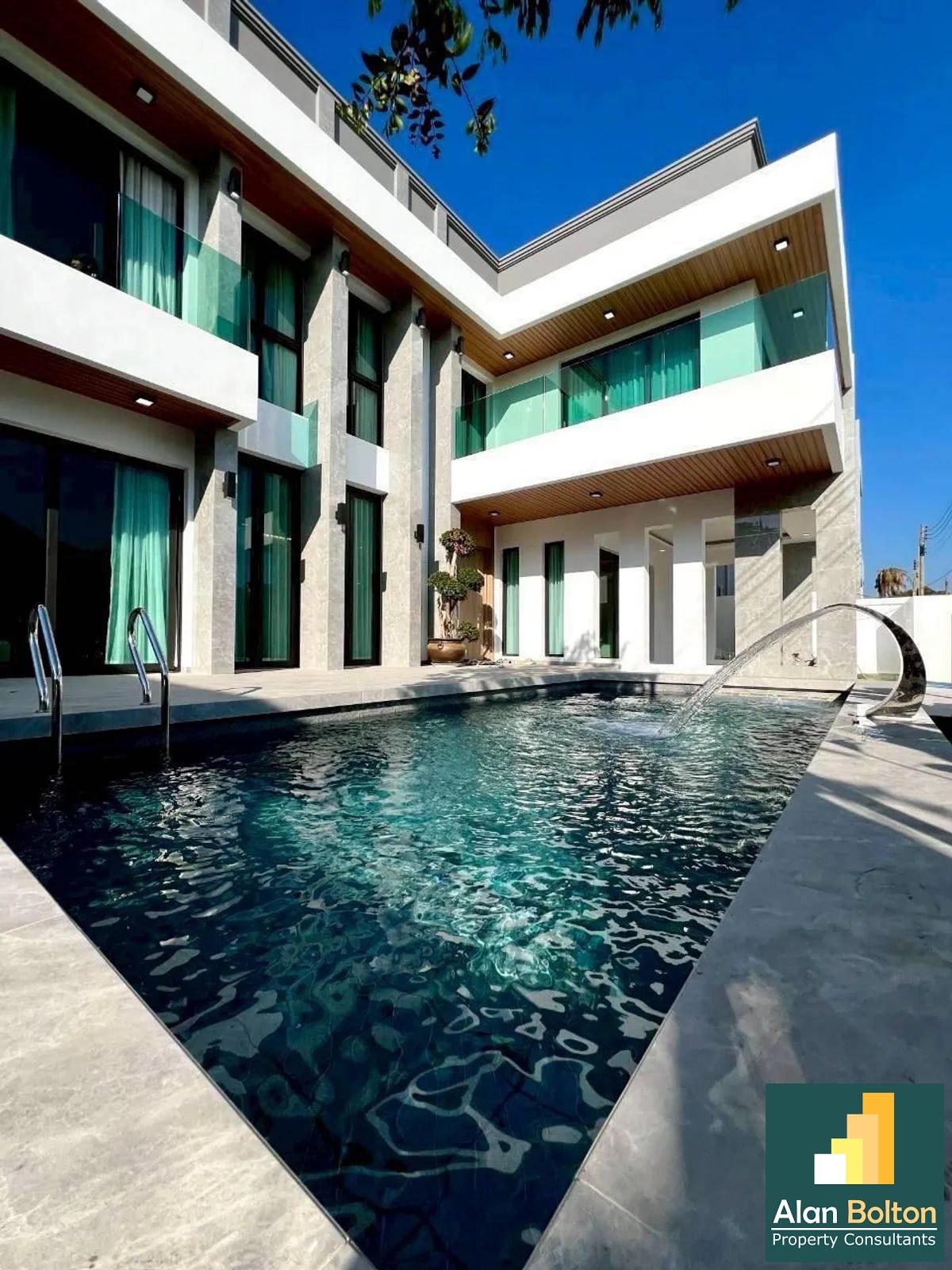 Brand New Modern Luxury 5 Bed 6 Bath Pool Villa In East Pattaya photo 3