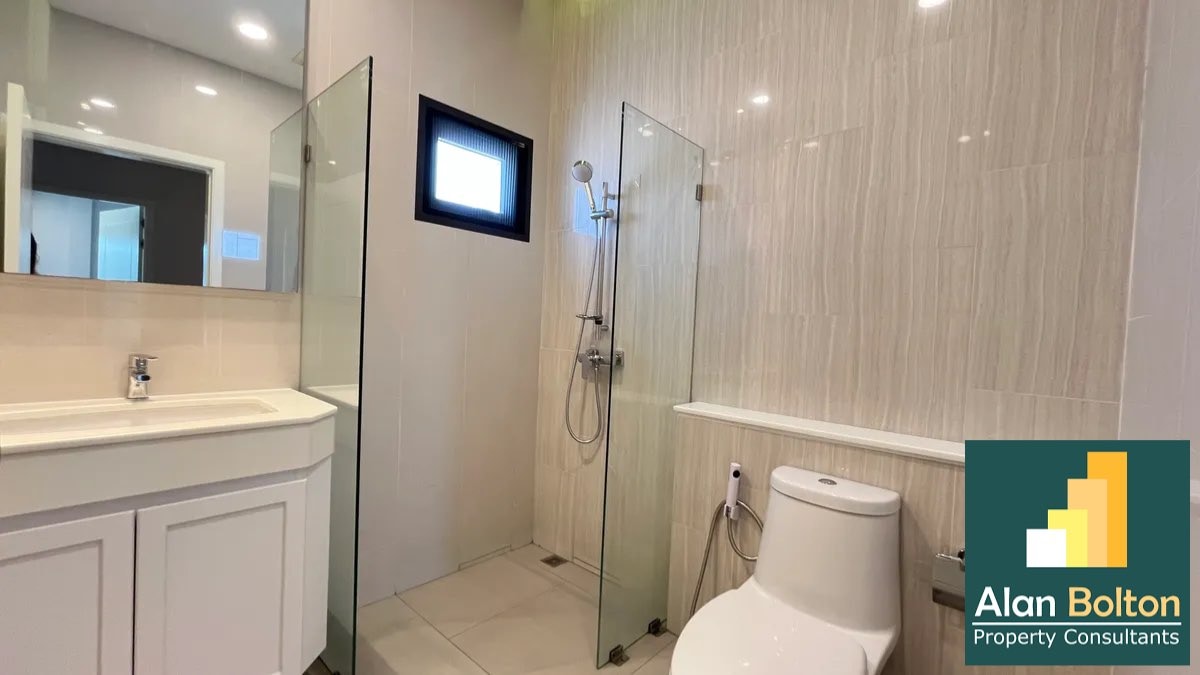 2 - story 3 Bedrooms House For Rent In East Pattaya photo 6