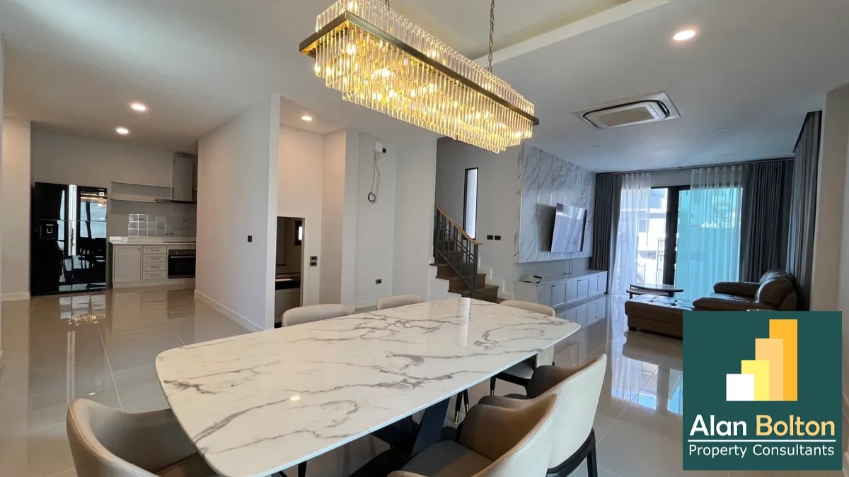 2 - story 3 Bedrooms House For Rent In East Pattaya photo 16