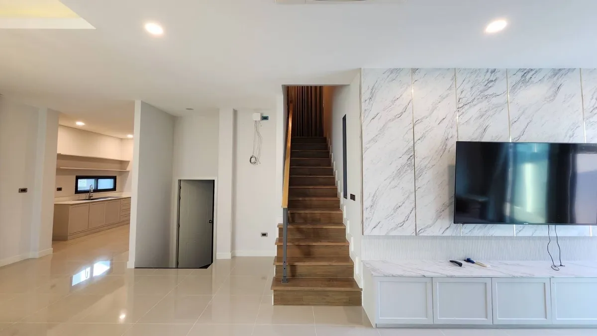 2 - story 3 Bedrooms House For Rent In East Pattaya photo 32