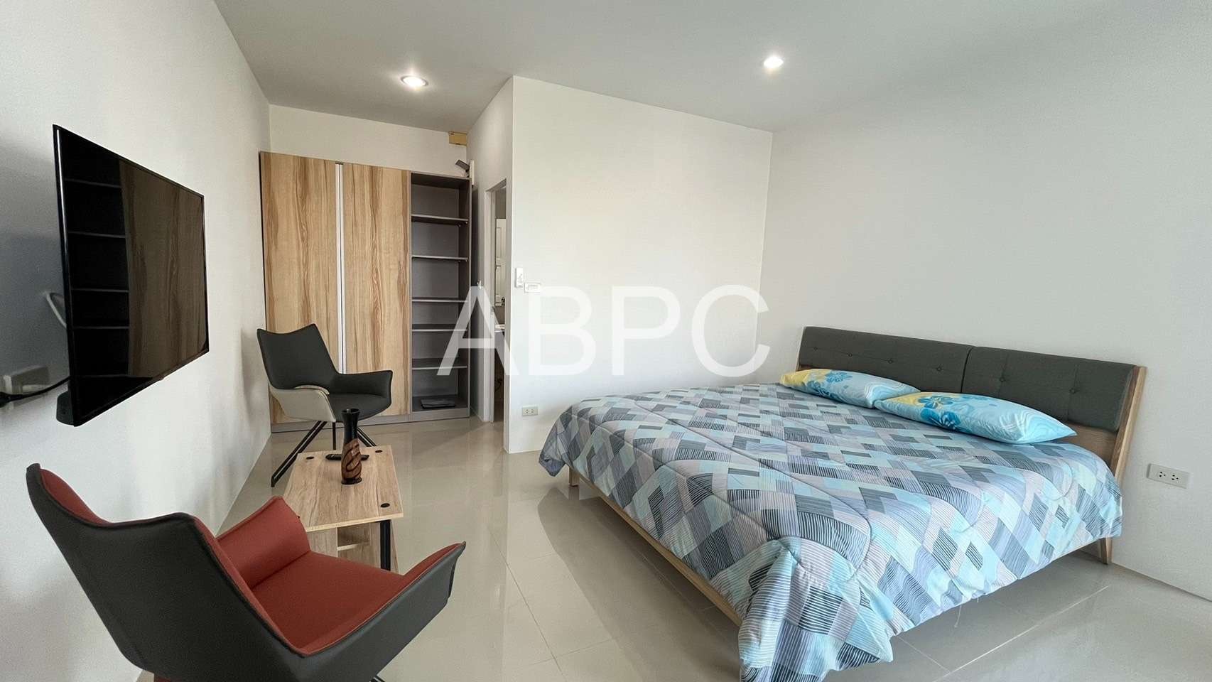 Ocean View 1 Bed 2 Bath Condo in Wongamat photo 12