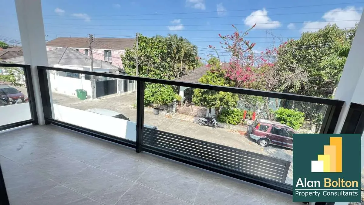 Pool villa 3 Bedrooms 3 Bathrooms in East Pattaya photo 12