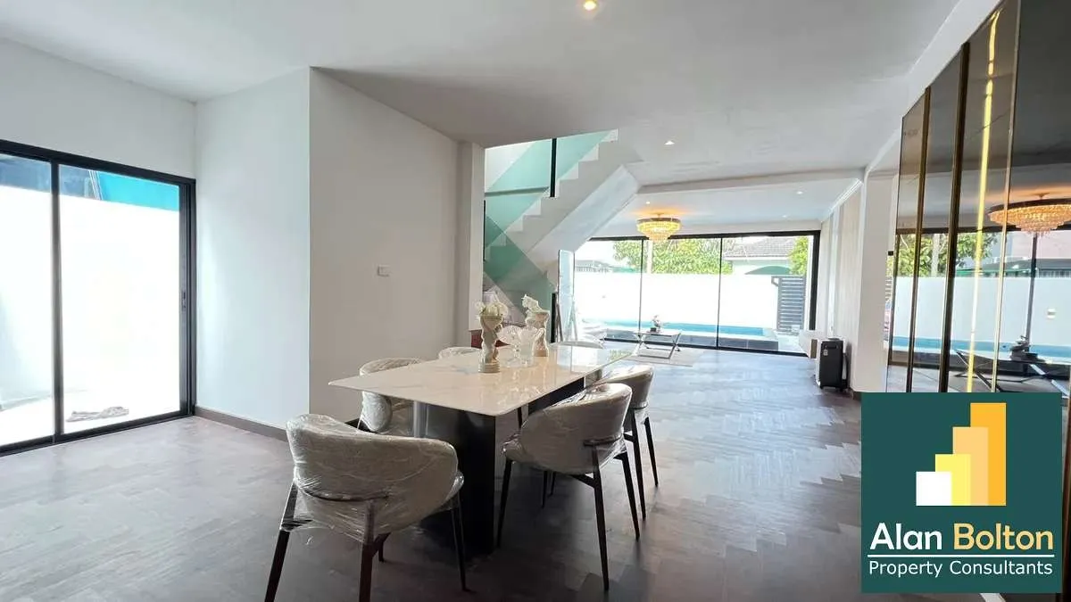 Pool villa 3 Bedrooms 3 Bathrooms in East Pattaya photo 6