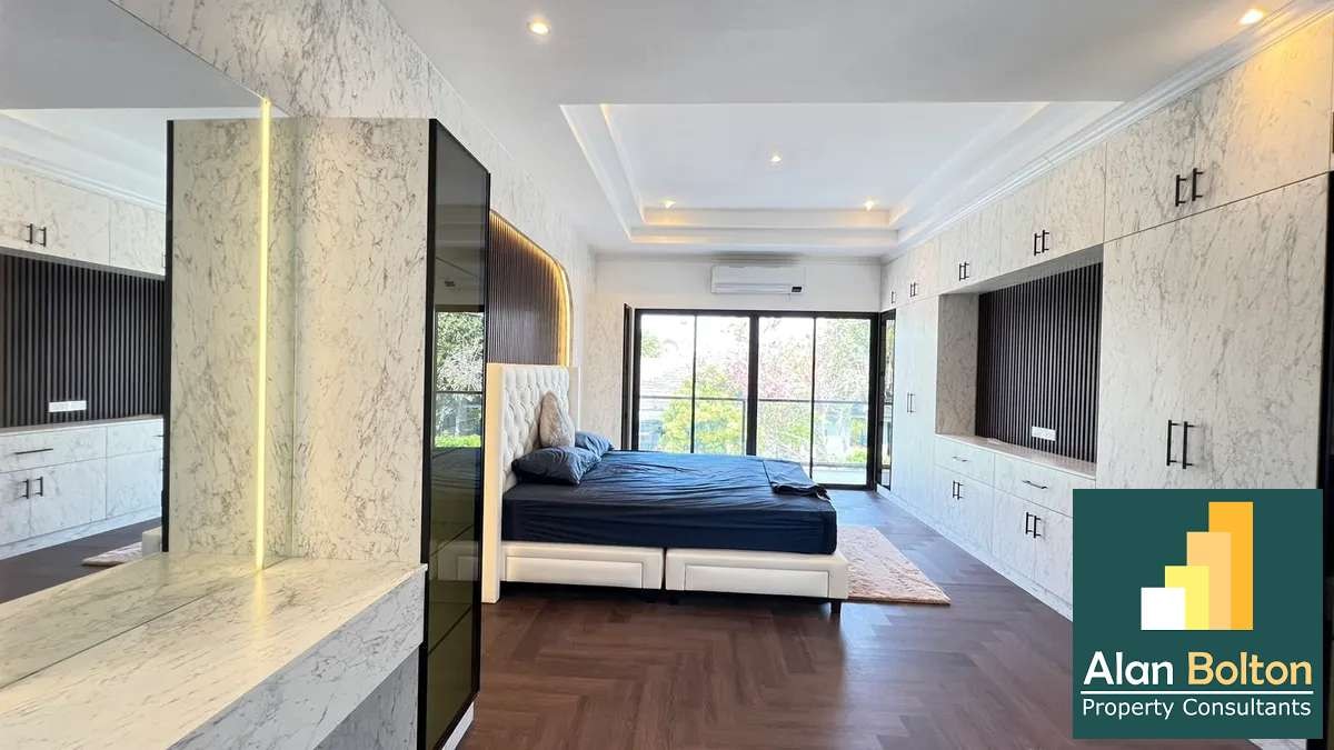 Pool villa 3 Bedrooms 3 Bathrooms in East Pattaya photo 19
