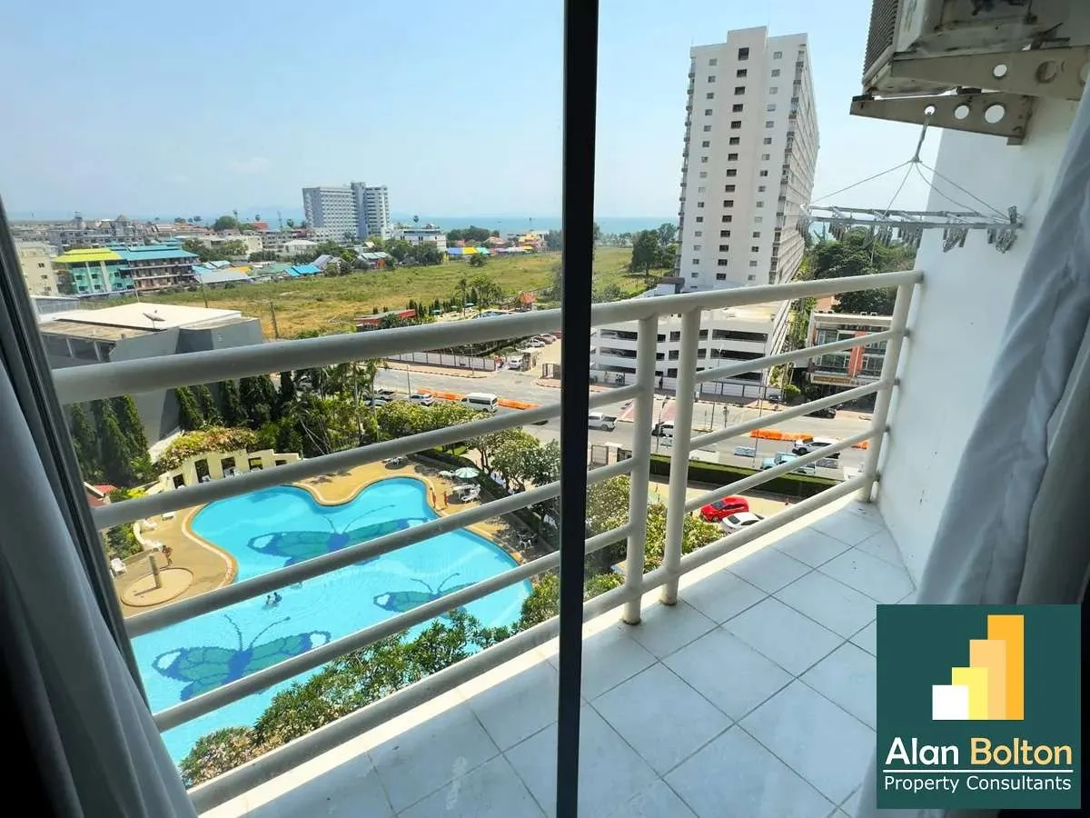 Studio Pool View 1 bathroom in Jomtien Beach Condo for SALE/RENT