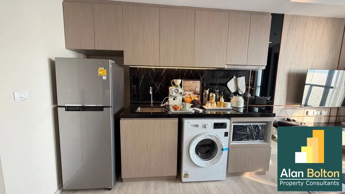 Stunning Sea view 1 bedroom condo for sale in Prahtamnak photo 6