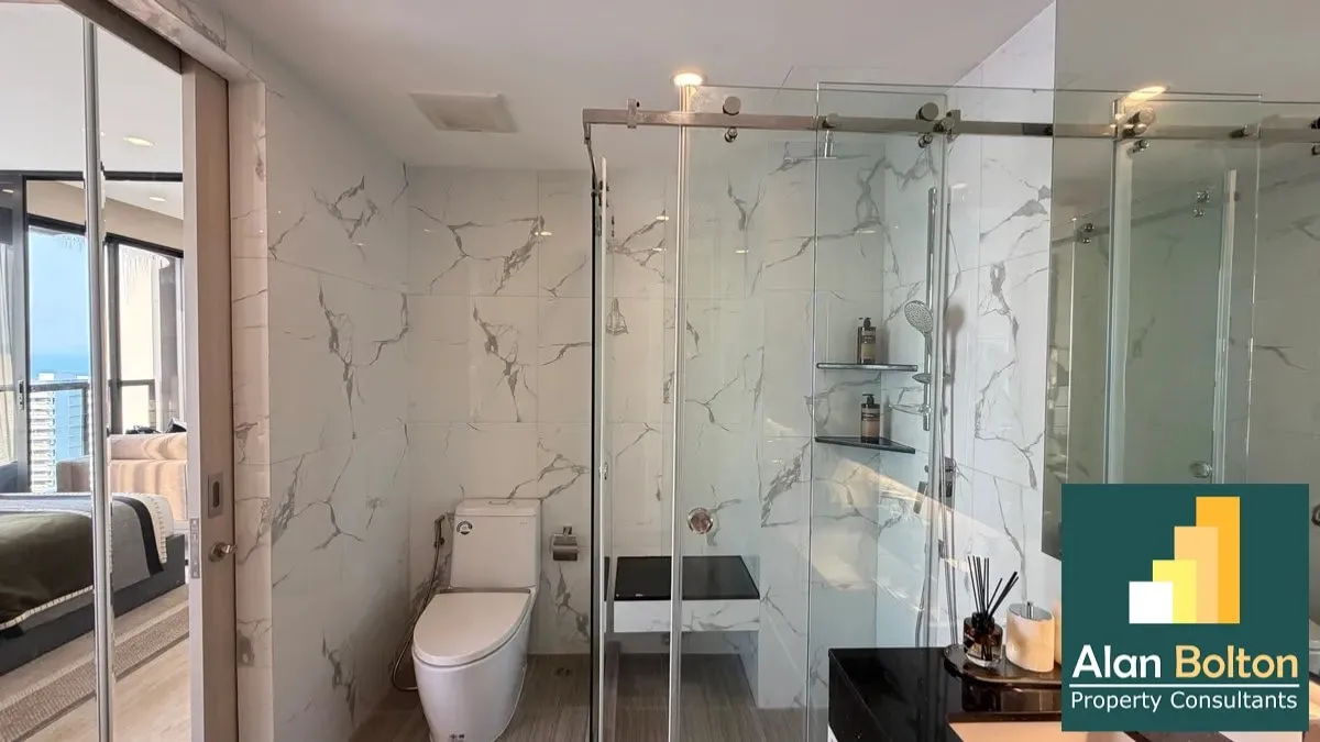Stunning Sea view 1 bedroom condo for sale in Prahtamnak photo 7