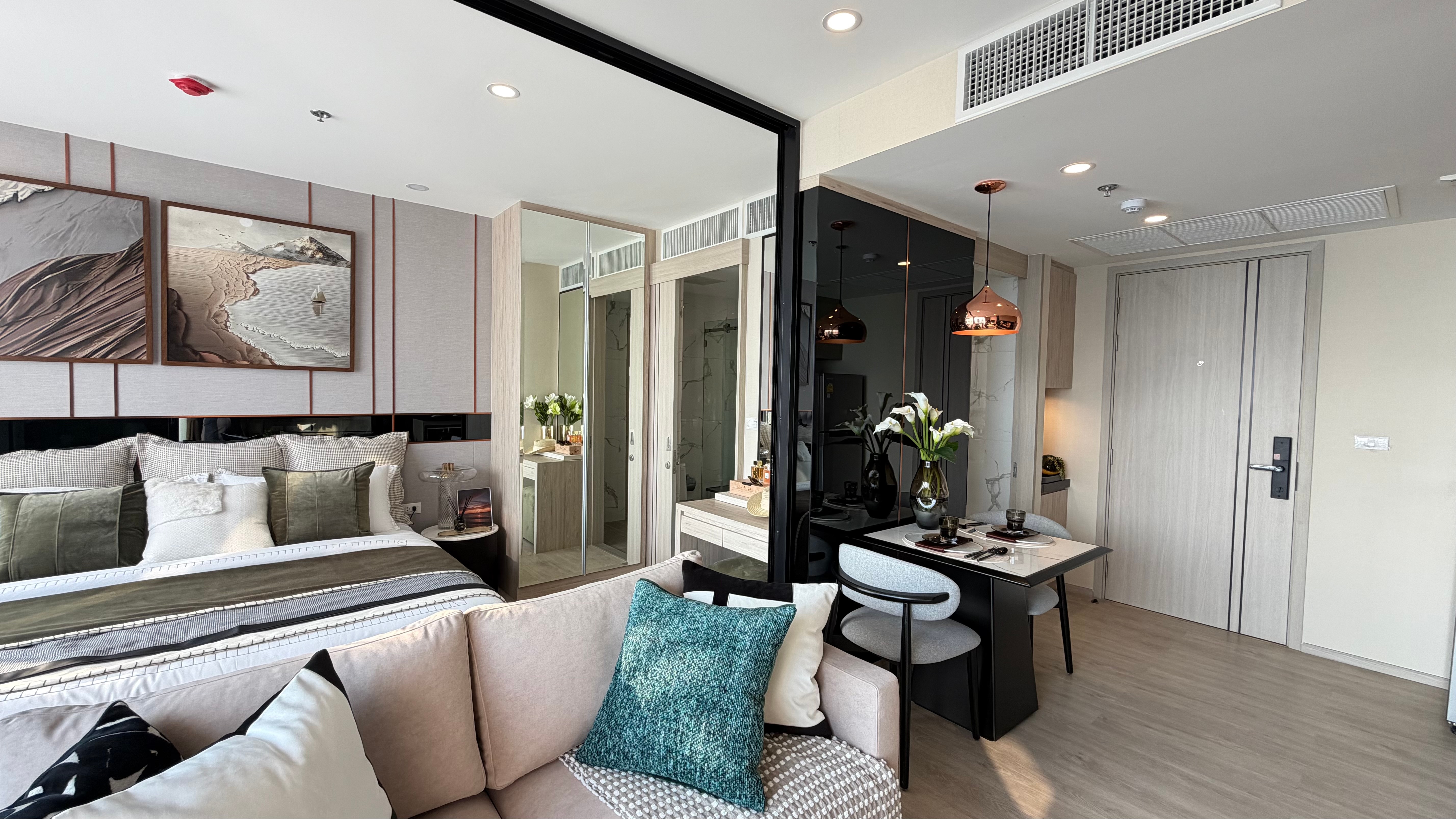 Stunning Sea view 1 bedroom condo for sale in Prahtamnak photo 17