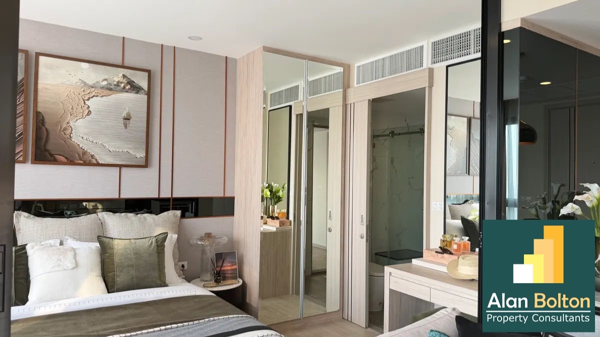 Stunning Sea view 1 bedroom condo for sale in Prahtamnak photo 11